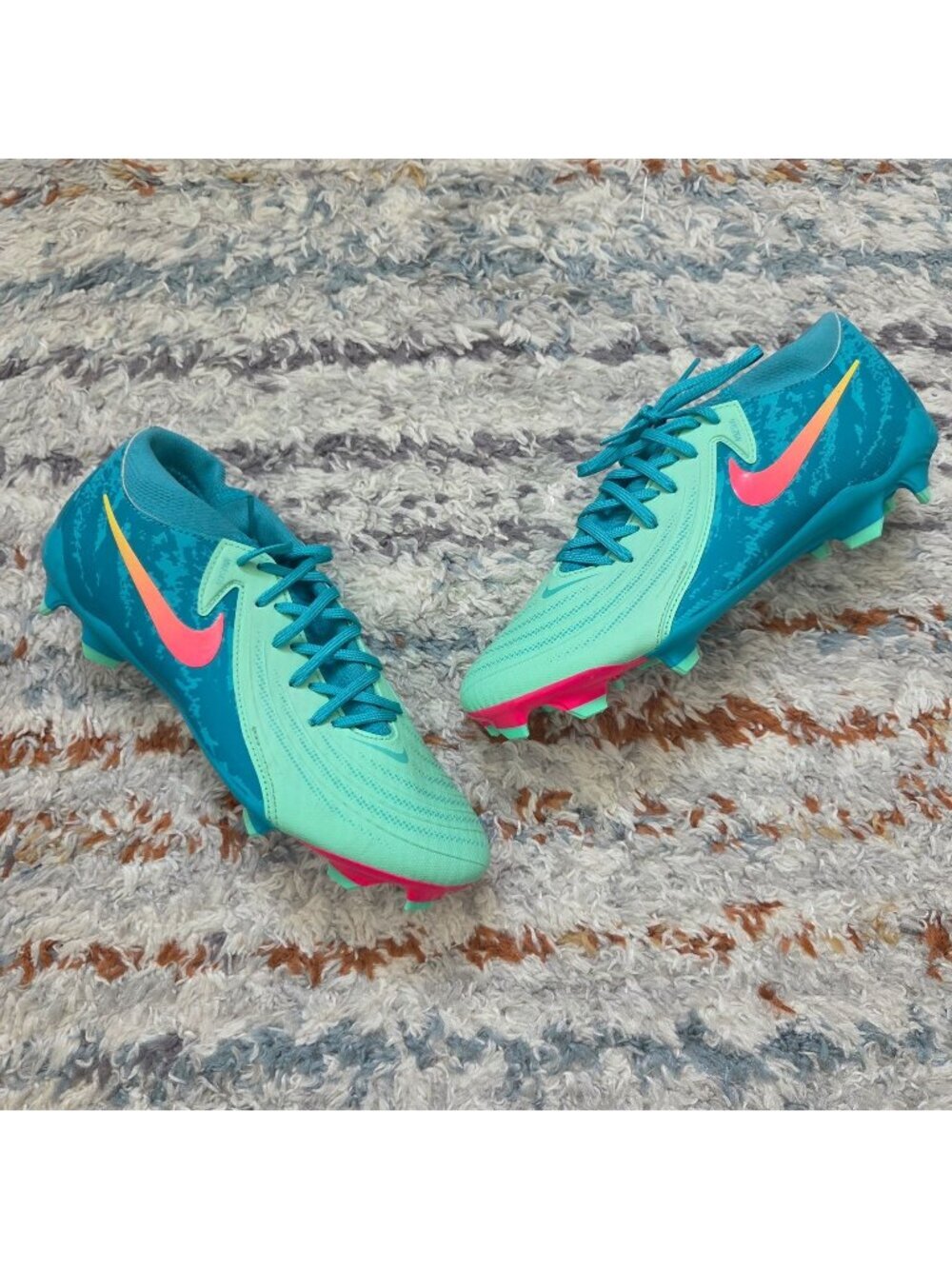 Nike Phantom Luna II Academy LV8 FG Soccer Cleats Men's 6.5/EU 39